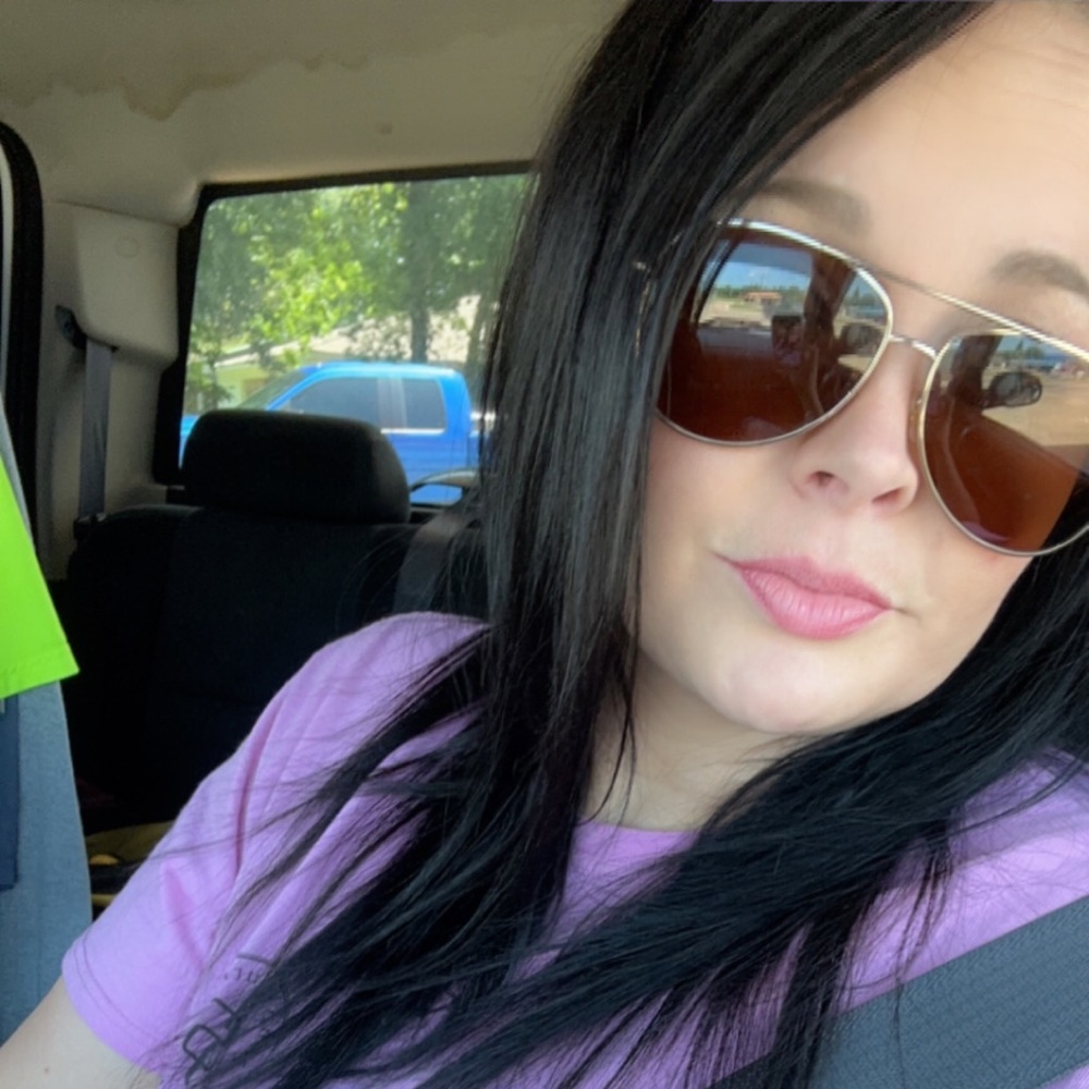 Meet your Posher, Kayla